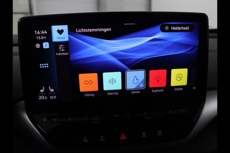 Volkswagen ID.4 First Max 77 kWh | Panoramadak | Stoelverwarming | Head-Up | Trekhaak | 360 Camera | Sfeerverlichting | Half leder | Matrix LED | Carplay | Adaptive cruise | Memory | Keyless | Massage