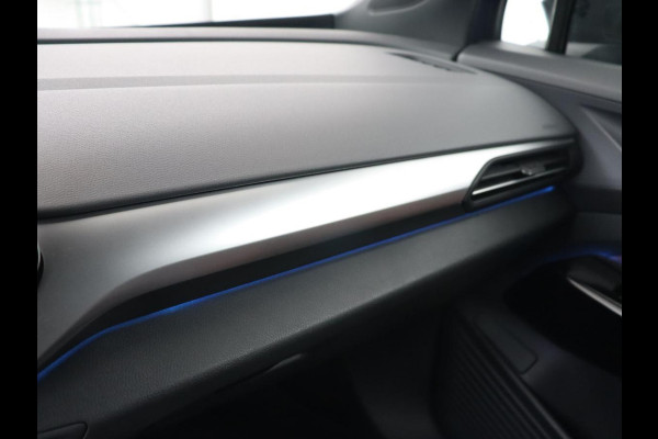 Volkswagen ID.4 First Max 77 kWh | Panoramadak | Stoelverwarming | Head-Up | Trekhaak | 360 Camera | Sfeerverlichting | Half leder | Matrix LED | Carplay | Adaptive cruise | Memory | Keyless | Massage