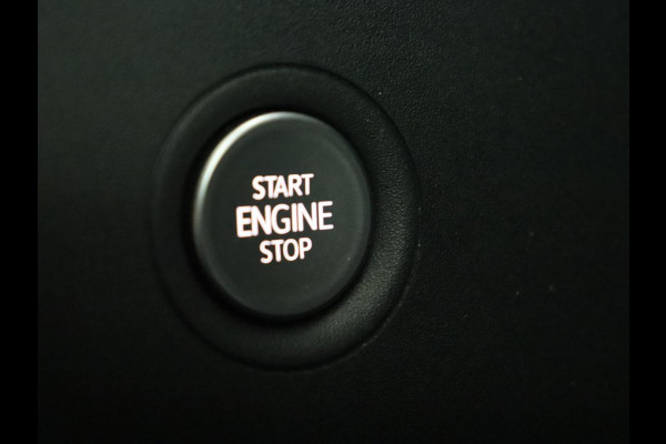 Volkswagen ID.4 First Max 77 kWh | Panoramadak | Stoelverwarming | Head-Up | Trekhaak | 360 Camera | Sfeerverlichting | Half leder | Matrix LED | Carplay | Adaptive cruise | Memory | Keyless | Massage