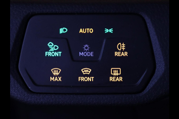 Volkswagen ID.4 First Max 77 kWh | Panoramadak | Stoelverwarming | Head-Up | Trekhaak | 360 Camera | Sfeerverlichting | Half leder | Matrix LED | Carplay | Adaptive cruise | Memory | Keyless | Massage