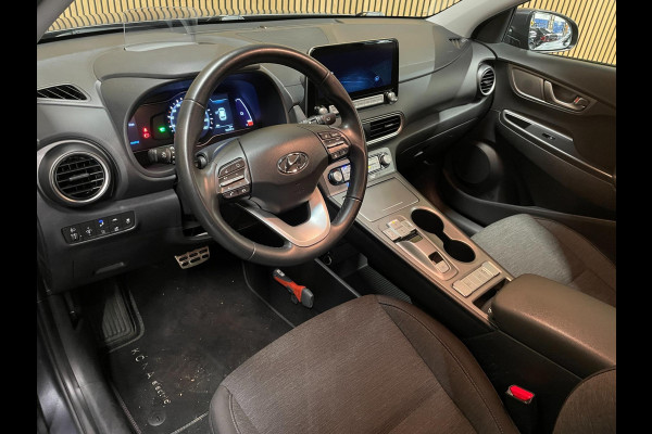 Hyundai Kona EV Fashion 64 kWh|100% SOH|FACELIFT|3-FASE|ACC|NAVI|CAMERA|CARPLAY|NAVI|NL- AUTO|NAP|INCL. BTW|1e EIG.|
