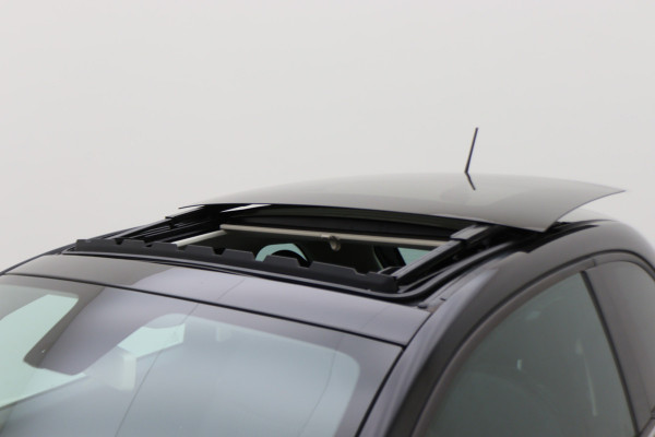 Fiat 500 1.2 Automaat Panoramadak, Cruise, Apple Carplay, Climate, Xenon, PDC, DAB, 16''