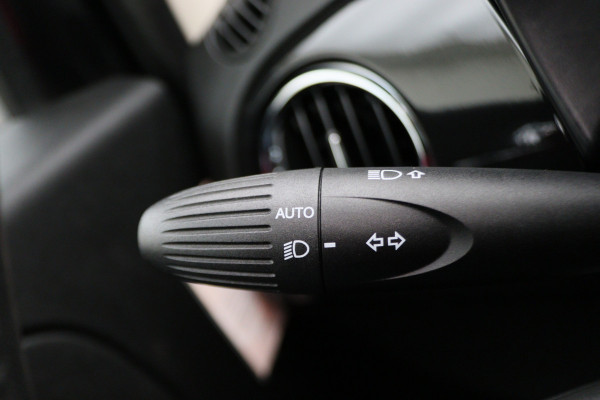 Fiat 500 1.2 Automaat Panoramadak, Cruise, Apple Carplay, Climate, Xenon, PDC, DAB, 16''