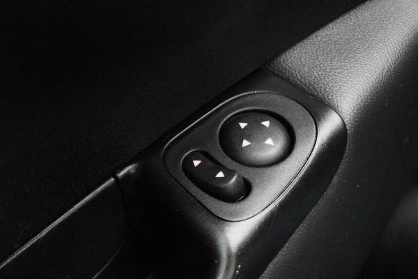 Fiat 500 1.2 Automaat Panoramadak, Cruise, Apple Carplay, Climate, Xenon, PDC, DAB, 16''