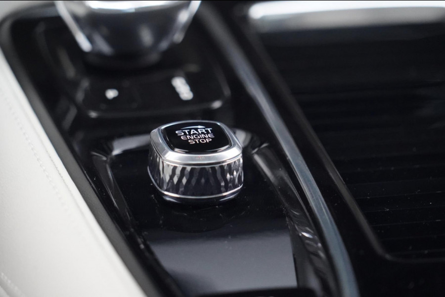 Volvo S90 2.0 T8 AWD Inscription / Luchtvering / Facelift / SOH 99% / Bowers & Wilkins / NL-Auto / Incl BTW / Trekhaak / Bomvol!