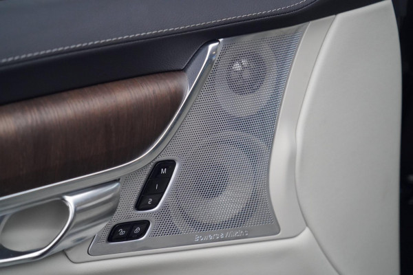 Volvo S90 2.0 T8 AWD Inscription / Luchtvering / Facelift / SOH 99% / Bowers & Wilkins / NL-Auto / Incl BTW / Trekhaak / Bomvol!