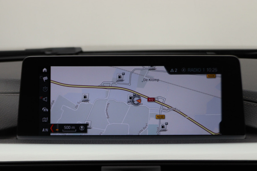 BMW 3 Serie Touring 318i M Sport Edition Leer, Panoramadak, Camera, Navigatie, Bluetooth, Verwarmde Stoelen, 18''