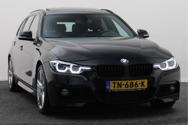 BMW 3 Serie Touring 318i M Sport Edition Leer, Panoramadak, Camera, Navigatie, Bluetooth, Verwarmde Stoelen, 18''