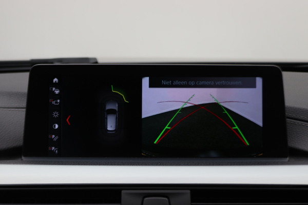 BMW 3 Serie Touring 318i M Sport Edition Leer, Panoramadak, Camera, Navigatie, Bluetooth, Verwarmde Stoelen, 18''