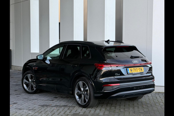 Audi Q4 e-tron 40 S edition 77 kWh, 2 X S-LINE, soh 97%, electr trekhaak, achteruitrijcamera, , 1 e eigenaar, NL auto met nap