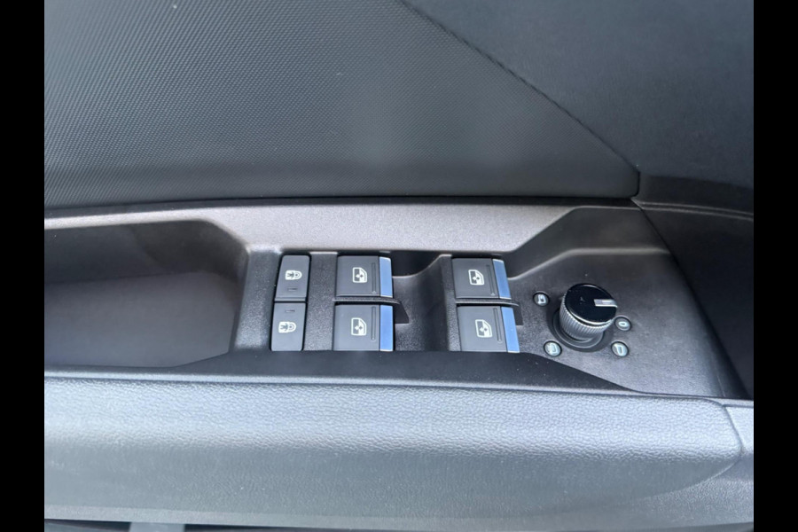 Audi Q4 e-tron 40 S edition 77 kWh, 2 X S-LINE, soh 97%, electr trekhaak, achteruitrijcamera, , 1 e eigenaar, NL auto met nap