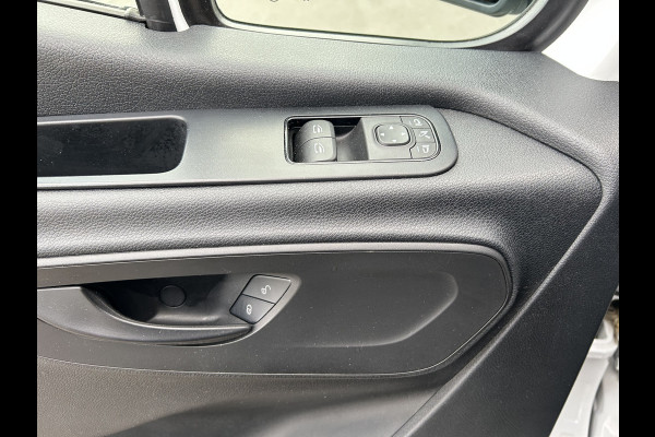 Mercedes-Benz Sprinter 317 CDI L2 H2 2800KG Trekhaak / MBUX / Camera / Navigatie / Stand kachel / Airco / 270 Graden achterdeuren