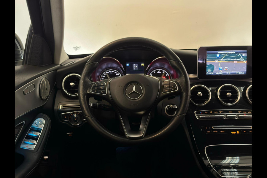 Mercedes-Benz C-Klasse 180 / Sfeerverlichting / Stoelverwarming