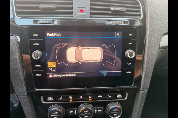Volkswagen Golf 1.5 TSI Highline 7.5 DSG Join Stoelverw Clima Parkpilot Xenon Front assist