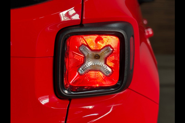 Jeep Renegade 1.4 MultiAir Night Eagle II Limited Automaat | Trekhaak | Navigatie | Adaptive Cruise Control | PDC voor + achter