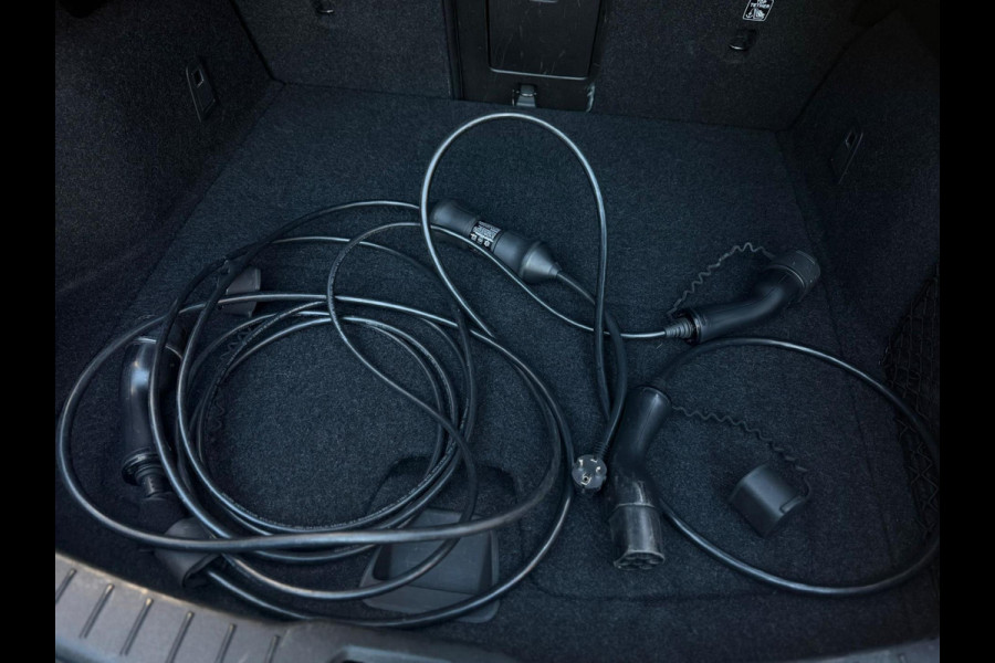 Polestar 2 Long Range Dual Motor 409 pk Launch Edition 78kWh, panoramadak, 20 inch, 1 e eigenaar, NL auto met nap