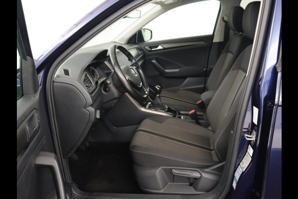 Volkswagen T-Roc 1.5 TSI Style | Panoramadak | Trekhaak | Full LED | Carplay | Adaptive cruise | Navigatie | Airco | Parkeerhulp | Bluetooth