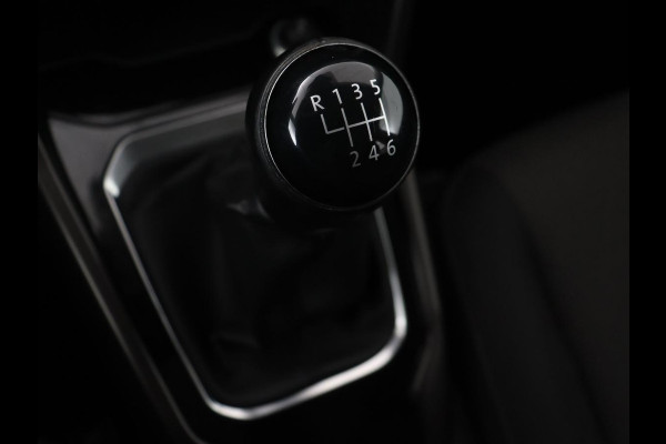 Volkswagen T-Roc 1.5 TSI Style | Panoramadak | Trekhaak | Full LED | Carplay | Adaptive cruise | Navigatie | Airco | Parkeerhulp | Bluetooth