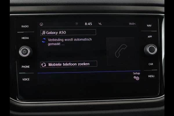 Volkswagen T-Roc 1.5 TSI Style | Panoramadak | Trekhaak | Full LED | Carplay | Adaptive cruise | Navigatie | Airco | Parkeerhulp | Bluetooth