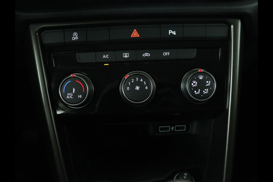 Volkswagen T-Roc 1.5 TSI Style | Panoramadak | Trekhaak | Full LED | Carplay | Adaptive cruise | Navigatie | Airco | Parkeerhulp | Bluetooth