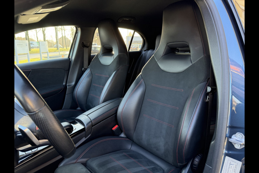 Mercedes-Benz A-Klasse 180 Business Solution Automaat / AMG styling / 18"LM / LED / Navi / Camera