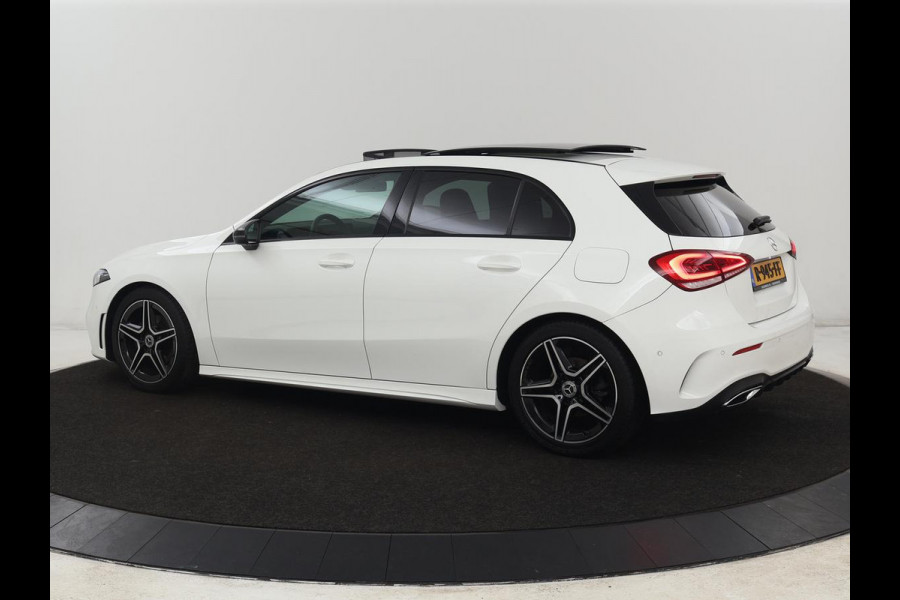 Mercedes-Benz A-Klasse 180 AMG | Panoramadak | Stoelverwarming | Carplay | Sfeerverlichting | Leder/Alcantara | Navigatie | Park Assist | Full LED | Widescreen | Climate control | Cruise control