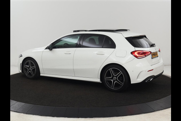 Mercedes-Benz A-Klasse 180 AMG | Panoramadak | Stoelverwarming | Carplay | Sfeerverlichting | Leder/Alcantara | Navigatie | Park Assist | Full LED | Widescreen | Climate control | Cruise control