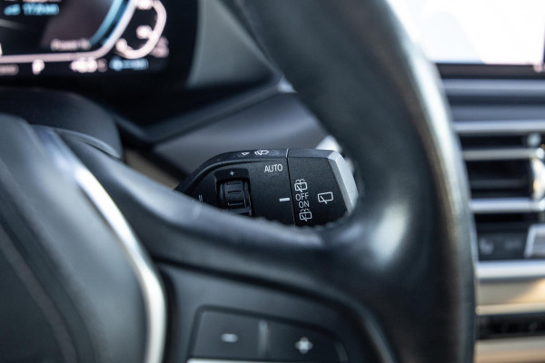 BMW X5 xDrive45e Executive LEER / DEALER ONDERHOUDEN / LUCHTVERING / CARPLAY / CAMERA