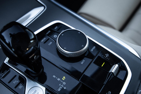 BMW X5 xDrive45e Executive LEER / DEALER ONDERHOUDEN / LUCHTVERING / CARPLAY / CAMERA