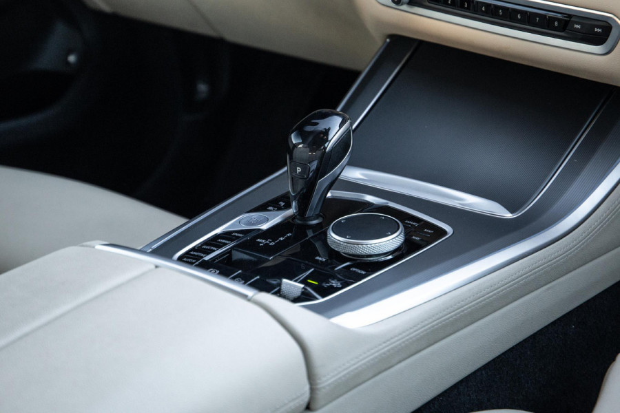 BMW X5 xDrive45e Executive LEER / DEALER ONDERHOUDEN / LUCHTVERING / CARPLAY / CAMERA