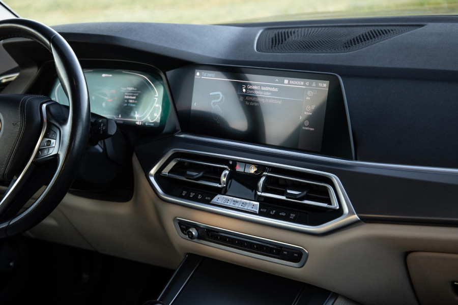 BMW X5 xDrive45e Executive LEER / DEALER ONDERHOUDEN / LUCHTVERING / CARPLAY / CAMERA