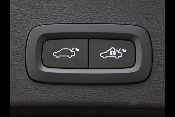 Volvo XC40 Recharge Plus | Trekhaak | Stoel & stuurverwarming | Warmtepomp | Adaptive cruise | Carplay | Navigatie | Camera | Leder/Alcantara | Full LED | DAB | Standkachel | Bluetooth | Climate control