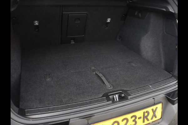 Volvo XC40 Recharge Plus | Trekhaak | Stoel & stuurverwarming | Warmtepomp | Adaptive cruise | Carplay | Navigatie | Camera | Leder/Alcantara | Full LED | DAB | Standkachel | Bluetooth | Climate control