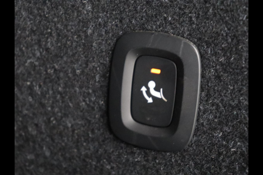 Volvo XC40 Recharge Plus | Trekhaak | Stoel & stuurverwarming | Warmtepomp | Adaptive cruise | Carplay | Navigatie | Camera | Leder/Alcantara | Full LED | DAB | Standkachel | Bluetooth | Climate control