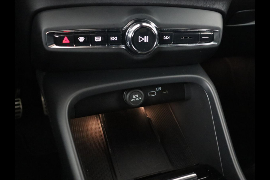 Volvo XC40 Recharge Plus | Trekhaak | Stoel & stuurverwarming | Warmtepomp | Adaptive cruise | Carplay | Navigatie | Camera | Leder/Alcantara | Full LED | DAB | Standkachel | Bluetooth | Climate control
