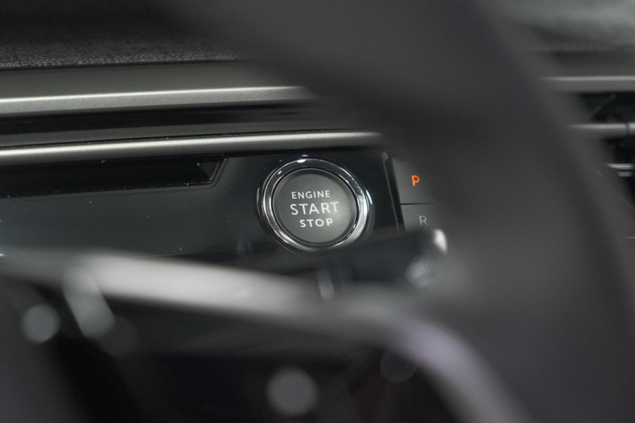 Peugeot 3008 136 Hybrid e-DCS6 Allure | Stoelverwarming | Camera | Apple Carplay