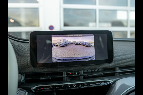 Fiat 500E 3+1 La Prima 42 kWh | 17% Bijtelling | Clima | Cruise | Leder | 17" | Priv Glass | Winter Pack | JBL Sound | BSM | Apple Carplay