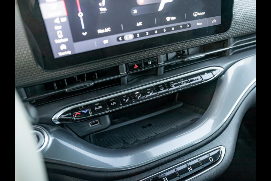 Fiat 500E 3+1 La Prima 42 kWh | 17% Bijtelling | Clima | Cruise | Leder | 17" | Priv Glass | Winter Pack | JBL Sound | BSM | Apple Carplay