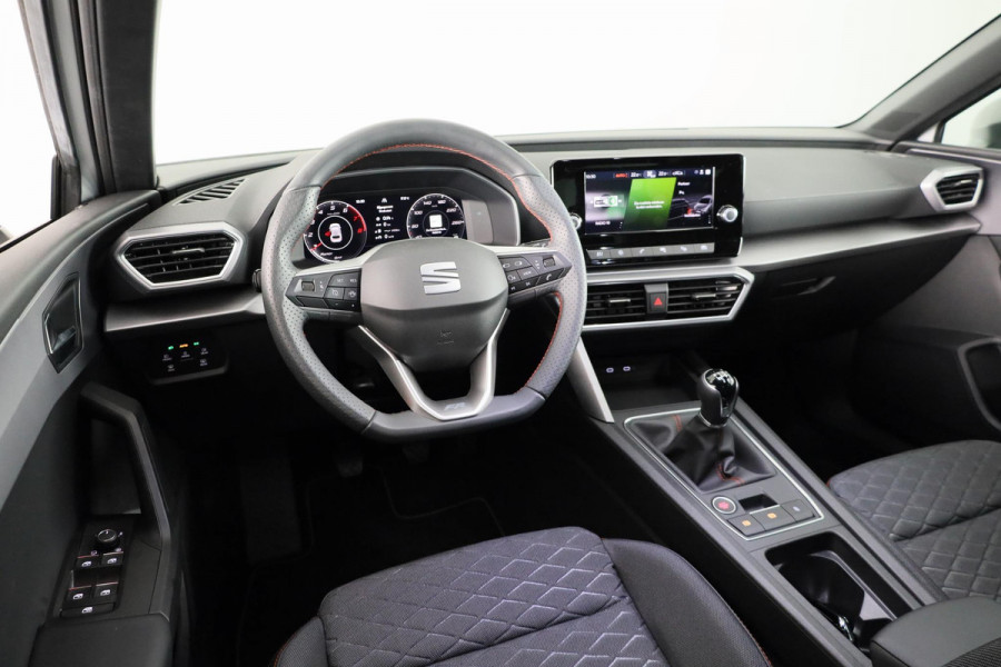 Seat Leon FR 1.0 TSI Hatchback 110 pk | Verlengde garantie | Navigatie via App | Parkeersensoren achter | Autom. airco (3 zones) | LED koplampen |