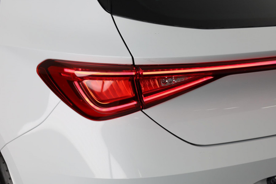 Seat Leon FR 1.0 TSI Hatchback 110 pk | Verlengde garantie | Navigatie via App | Parkeersensoren achter | Autom. airco (3 zones) | LED koplampen |