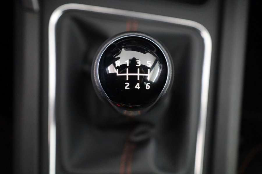 Seat Leon FR 1.0 TSI Hatchback 110 pk | Verlengde garantie | Navigatie via App | Parkeersensoren achter | Autom. airco (3 zones) | LED koplampen |