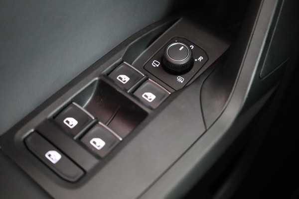 Seat Leon FR 1.0 TSI Hatchback 110 pk | Verlengde garantie | Navigatie via App | Parkeersensoren achter | Autom. airco (3 zones) | LED koplampen |