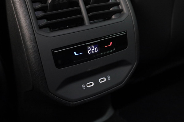 Seat Leon FR 1.0 TSI Hatchback 110 pk | Verlengde garantie | Navigatie via App | Parkeersensoren achter | Autom. airco (3 zones) | LED koplampen |