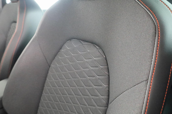 Seat Leon FR 1.0 TSI Hatchback 110 pk | Verlengde garantie | Navigatie via App | Parkeersensoren achter | Autom. airco (3 zones) | LED koplampen |