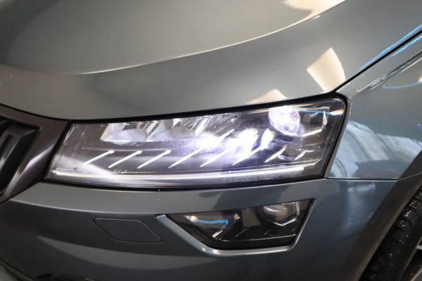 Škoda Karoq 1.5 TSI ACT Sportline Business Navi Camera 19'' ACC ECC Canton 24 maanden garantie mogelijk (*vraag naar de voorwaarden)