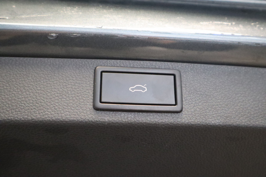 Škoda Karoq 1.5 TSI ACT Sportline Business Navi Camera 19'' ACC ECC Canton 24 maanden garantie mogelijk (*vraag naar de voorwaarden)