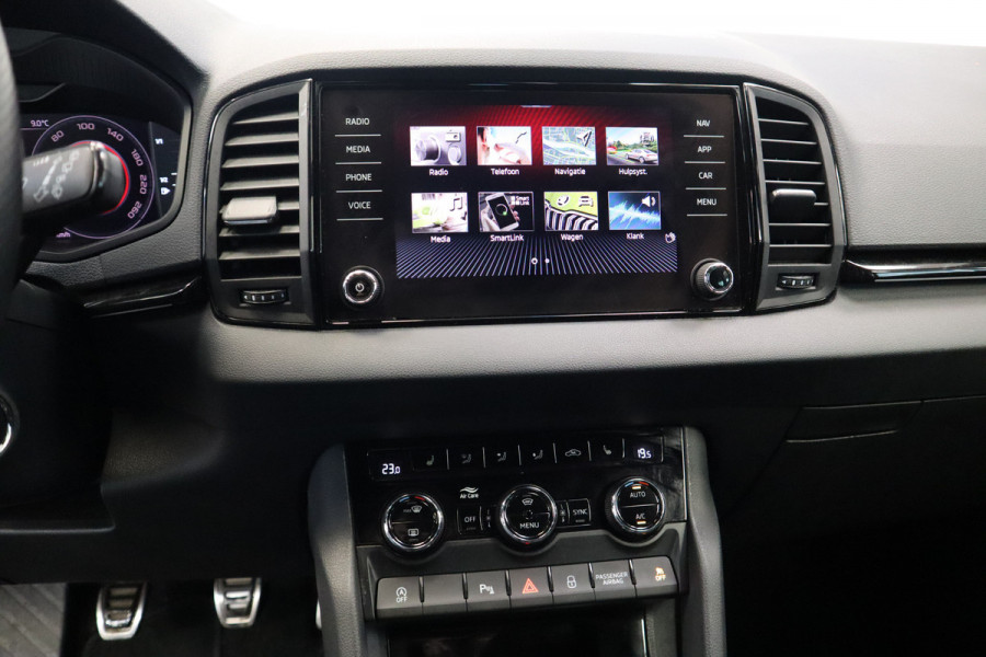 Škoda Karoq 1.5 TSI ACT Sportline Business Navi Camera 19'' ACC ECC Canton 24 maanden garantie mogelijk (*vraag naar de voorwaarden)