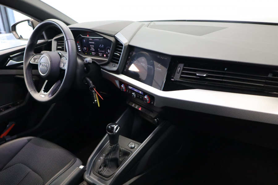 Audi A1 Sportback 25 TFSI S edition S-Line Carplay ACC Navi LED PDC 24 maanden garantie mogelijk (*vraag naar de voorwaarden)