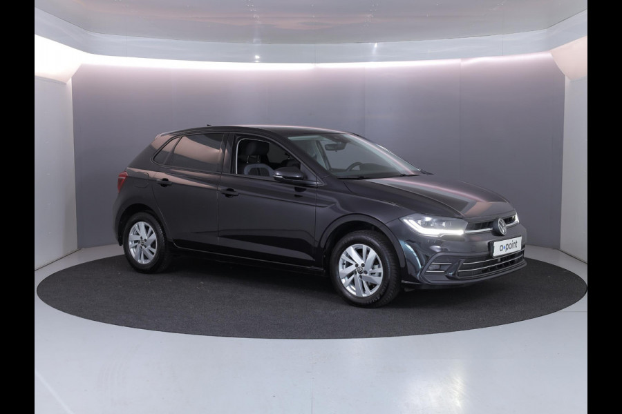 Volkswagen Polo 1.0 TSI Style 95 pk Automaat (DSG) | Navigatie | Parkeersensoren | Adaptieve cruise control | Matrix LED koplampen | Stoelverwarming |