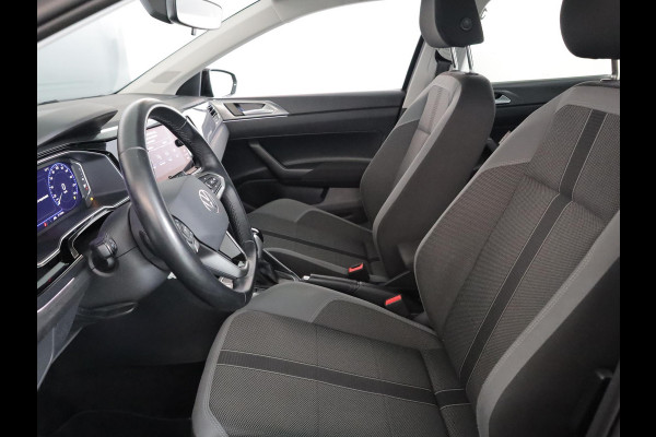 Volkswagen Polo 1.0 TSI Style 95 pk Automaat (DSG) | Navigatie | Parkeersensoren | Adaptieve cruise control | Matrix LED koplampen | Stoelverwarming |